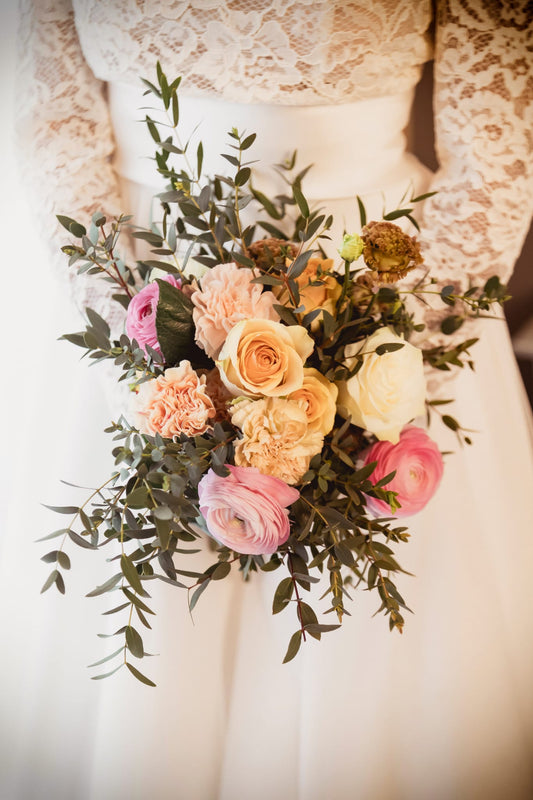 Bouquet sposa matrimonio fiori freschi personalizzato Lago d'Orta
