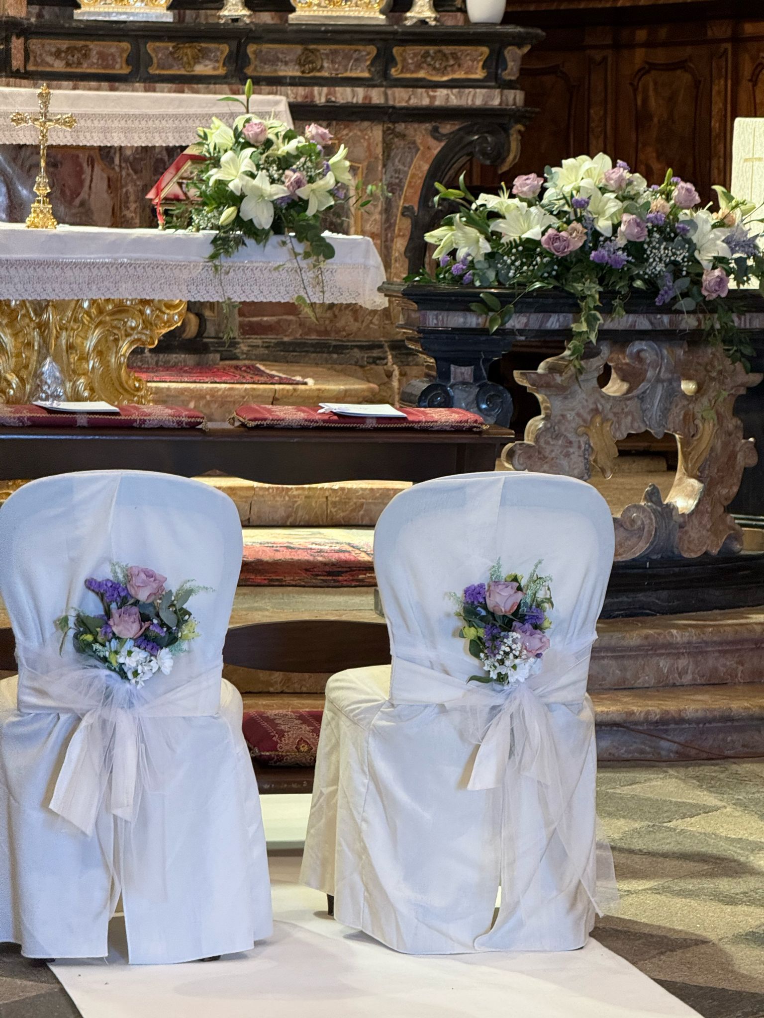 Centrotavola matrimonio ricevimento composizioni eleganti fiori stagione
