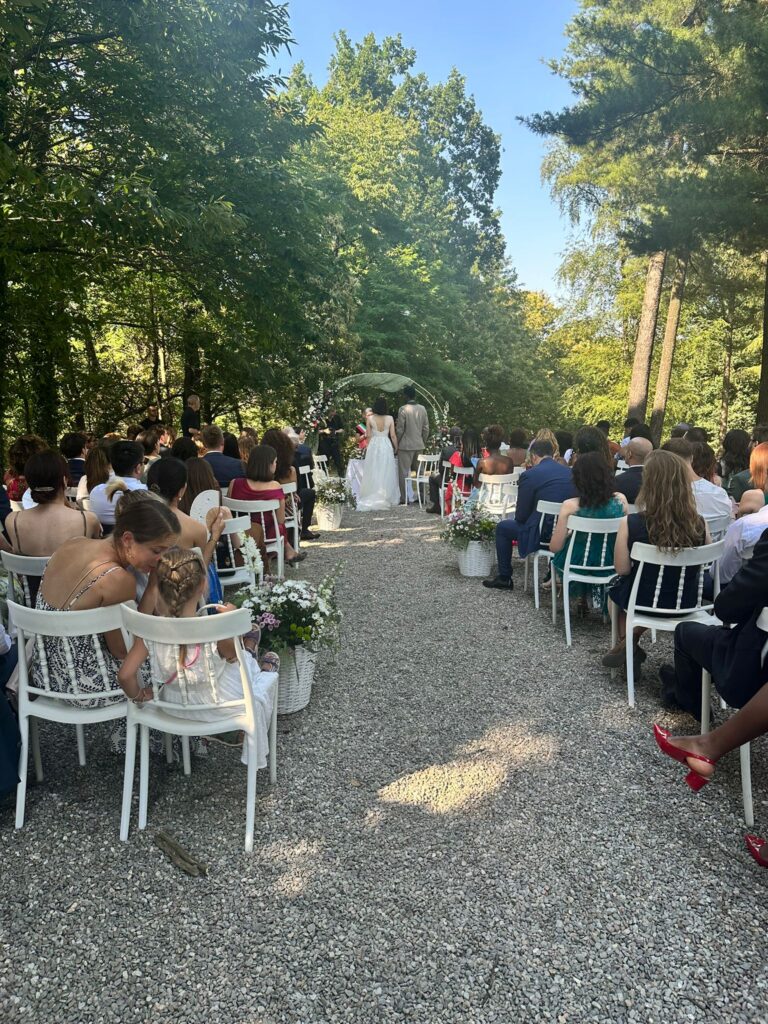 Matrimonio Tenuta Montezeglio Lago Maggiore arco floreale cerimonia
