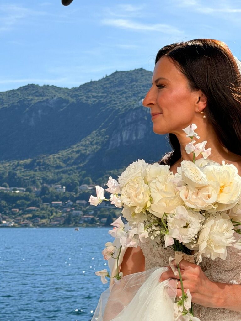 Matrimonio Villa Gippini Lago d'Orta bouquet sposa