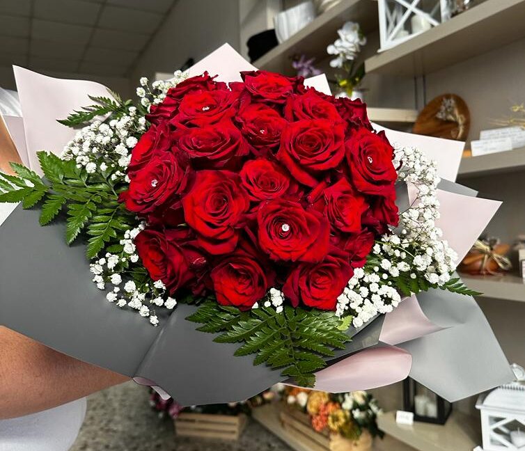 Mazzo di fiori freschi realizzato dal fiorista La Bottega dei Fiori a San Maurizio d'Opaglio